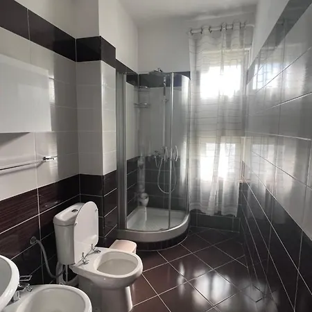 شقة Tirana *